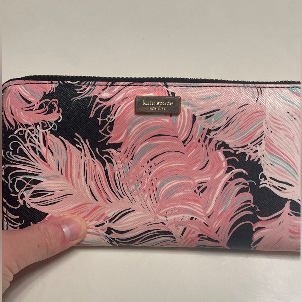Kate Spade Wallet - Heavy Plumes